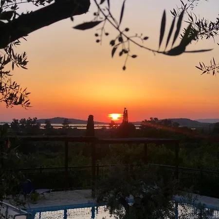 Panos Apartment *